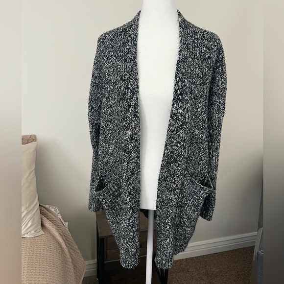 TIMING | Heather Grey Chunky Knit Cozy Cardigan With Pockets - Picture 1 of 8